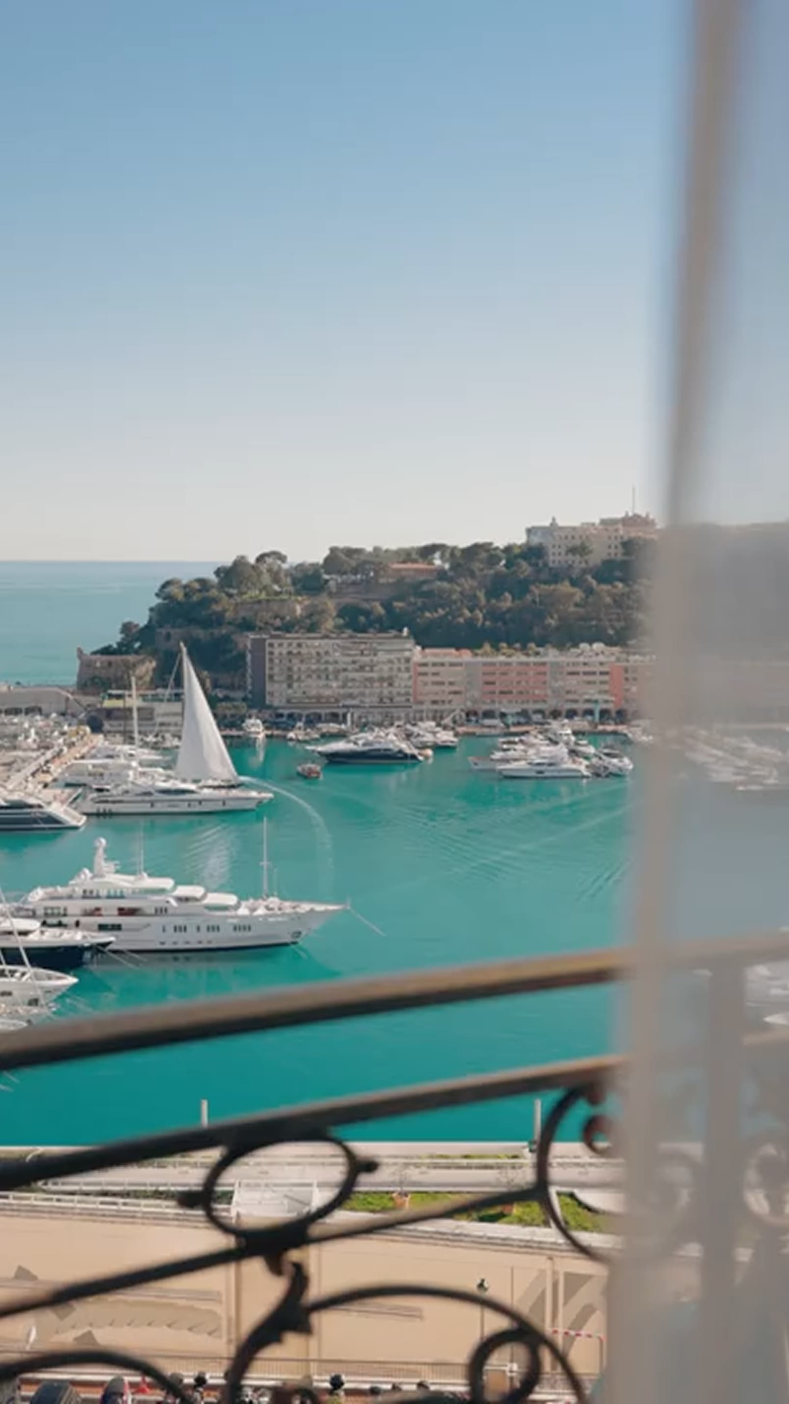 Hotel Hermitage story 1